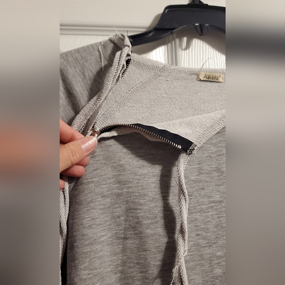 Hi-Lo Shirt - Picture 3 of 7